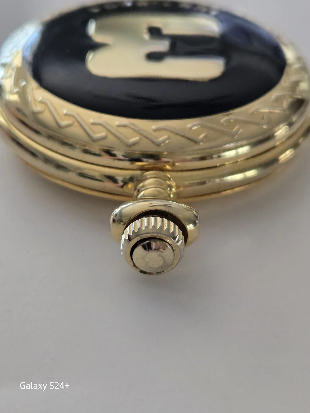 N/A gold tone